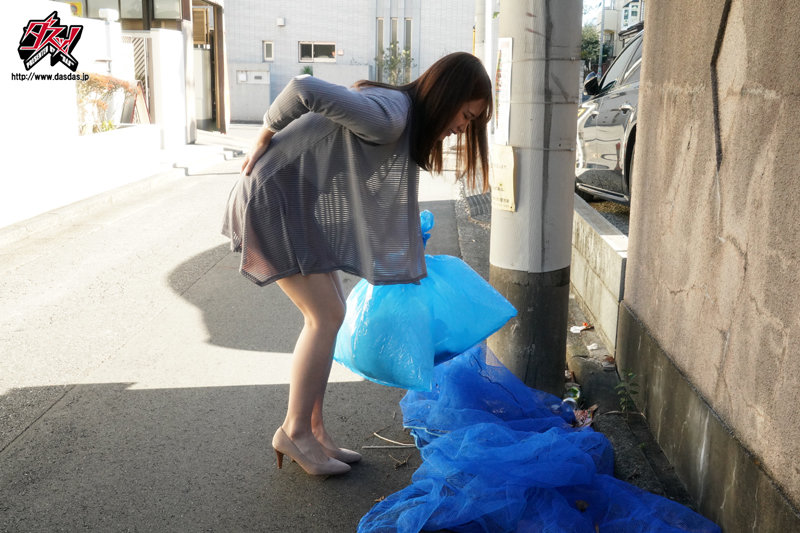 【ダスッ！】派遣マッサージ師にきわどい秘部を触られすぎて、快楽に耐え切れず寝取られました。 美谷朱里(dass00002)(女優：美谷朱音（美谷朱里）)