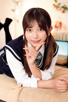 【姦乱者】絶対バレてはイケないメンエスのバイト中にお兄ちゃんが来店！「うわっヤバ気まず…」施術を進めていたらめちゃフル勃起（笑）！「秘密にしてくれるならぬくぅ」の問いかけに我慢限界！あざとかわいい妹と中出しSEXしてしまった。(suji00310)(女優：北岡果林（きたおかかりん）,上坂めい（かみさかめい）)